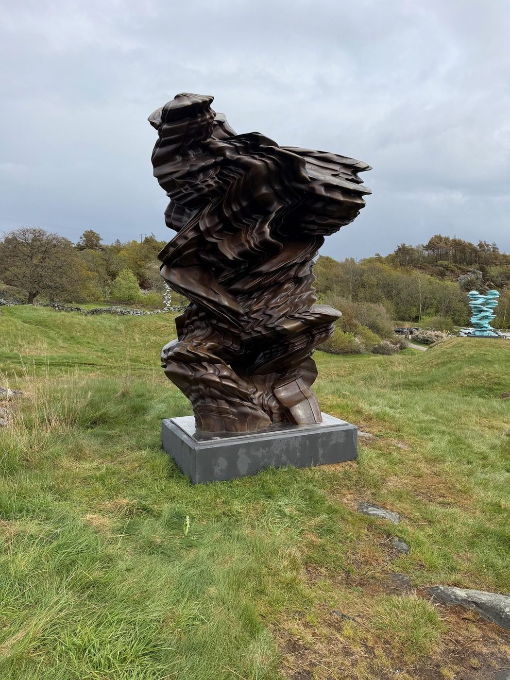 Tony Cragg, stratified bronze column.